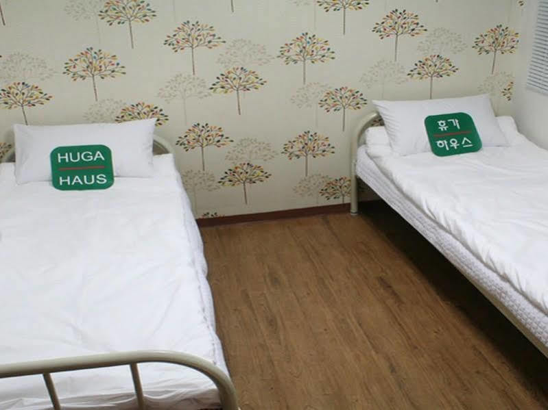 Хостел Huga Haus Сеул Экстерьер фото